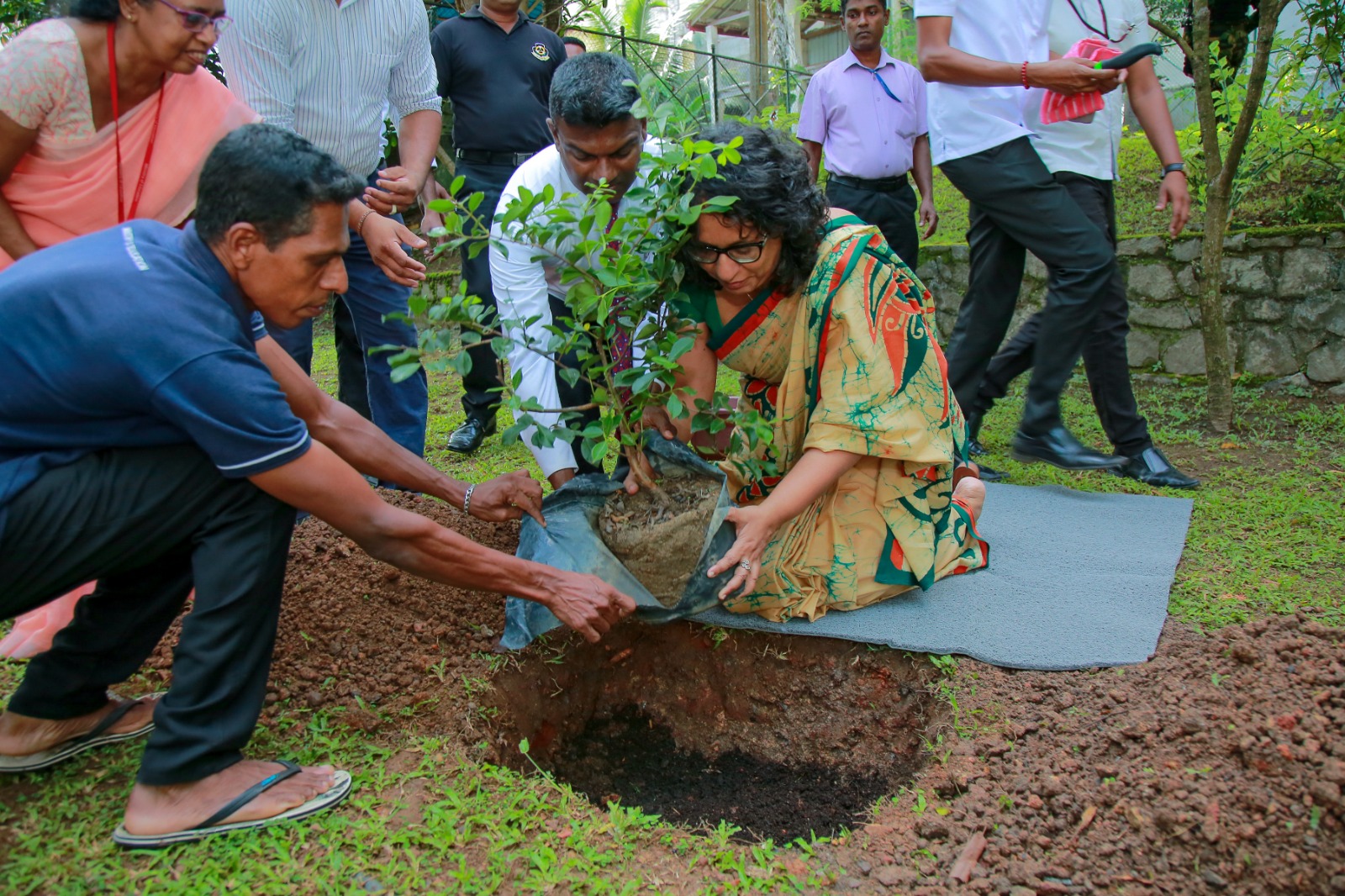 In conjunction with World Environment Day under the theme ‘Let It Run’ A tree planting program begins at ‘Isurupaya’.