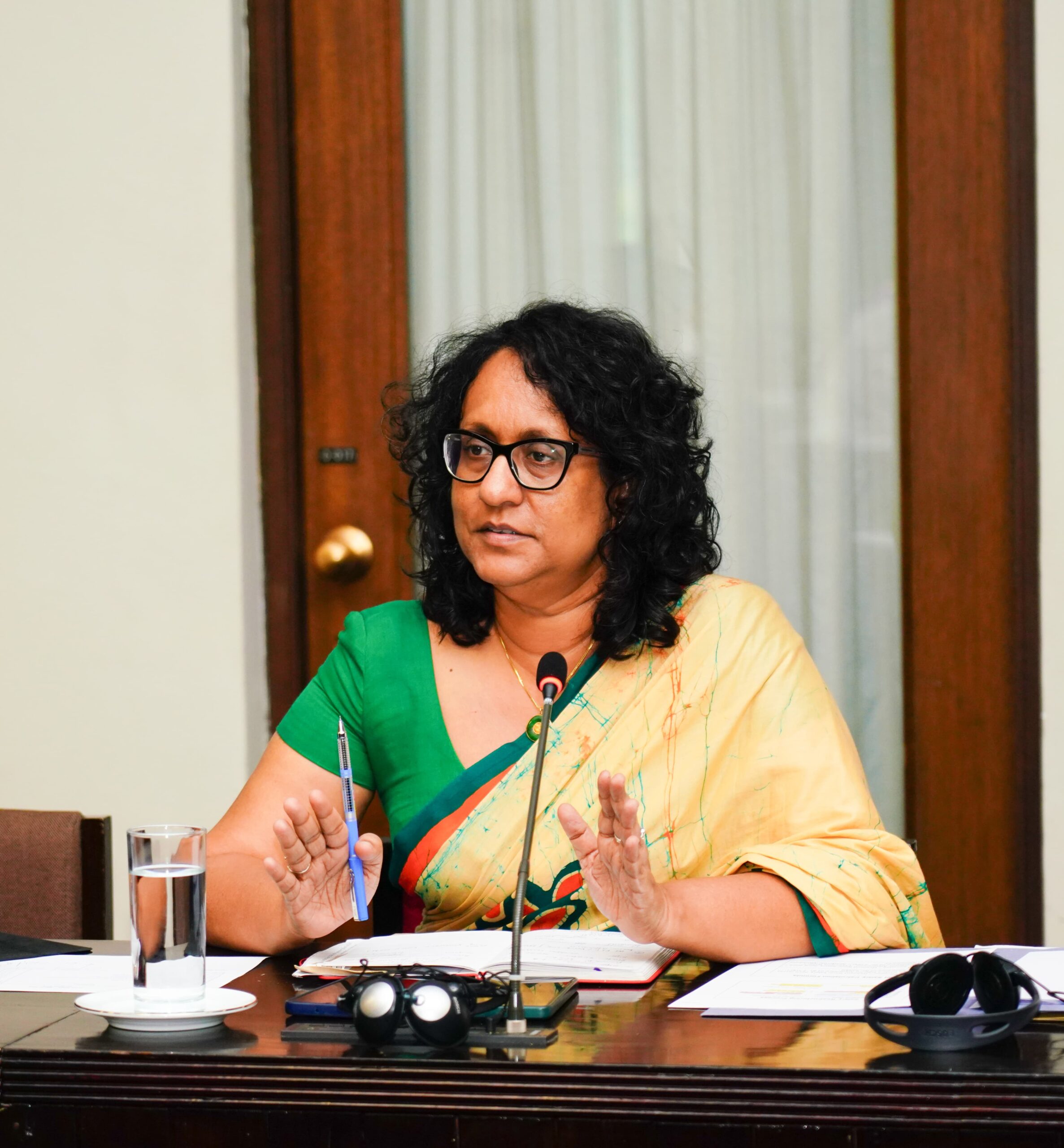නව ප්‍රතිසංස්කරණ කටයුතු පිලිබඳ සමීක්ෂණය කර නියාමනය කරන්න. අධ්‍යාපන, උසස් අධ්‍යාපන සහ වෘත්තීය අධ්‍යාපන, අමාත්‍ය අග්‍රාමාත්‍ය ආචාර්ය හරිනි අමරසූරිය ජාතික අධ්‍යාපන කොමිසමට උපදෙස් දෙයි.