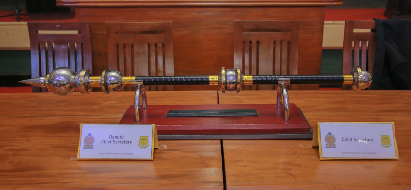 Ready to include in the new educational reforms the substantial proposals submitted by the student parliament.