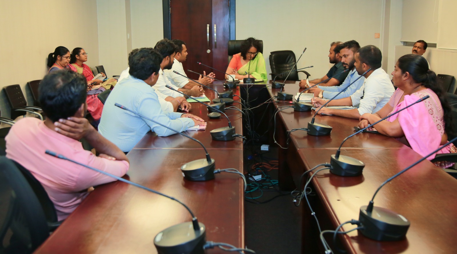 School Development Officers and Graduate Association Representatives Meet the Prime Minister